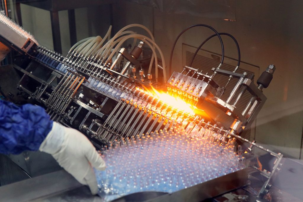 Automated pharmaceutical production line